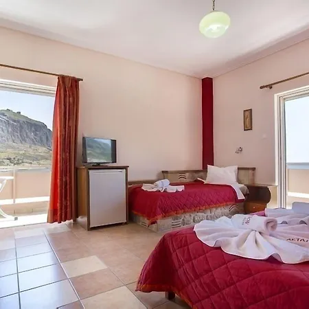 Aktaion Hotel *