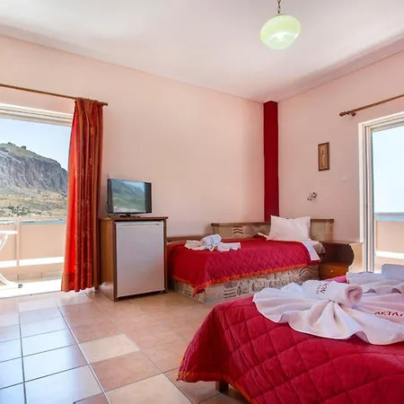 Aktaion Hotel *