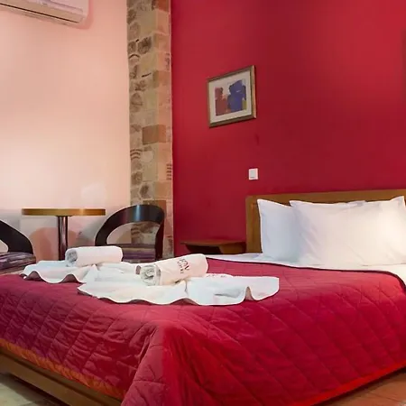 阿克泰昂酒店 *