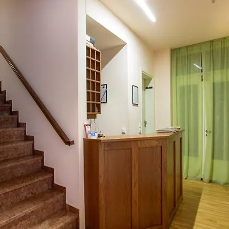Aktaion Hotel *